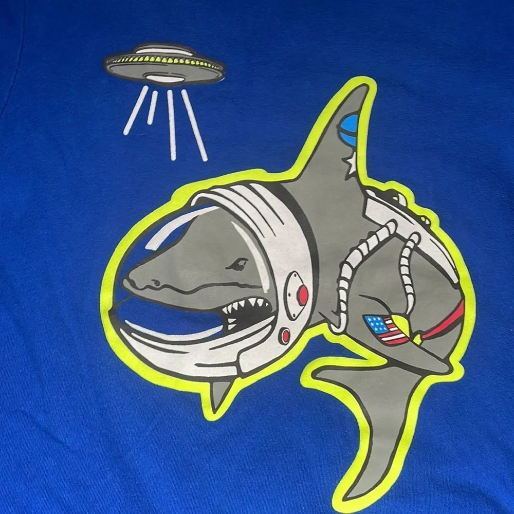 5T Gap kids Shark Tee